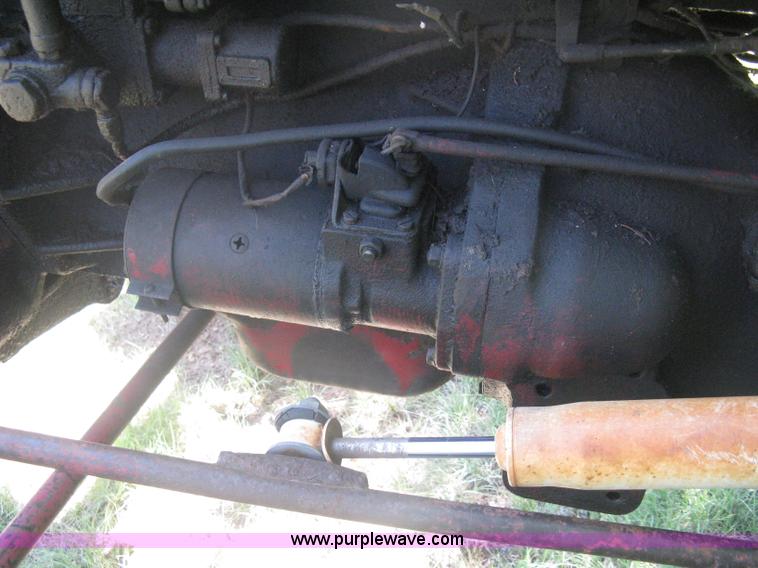 image for item A6458 International B275 tractor