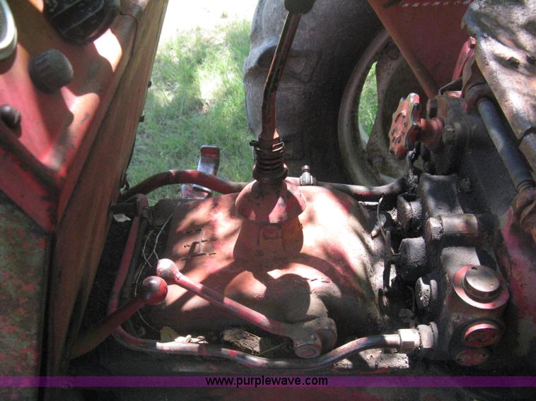 image for item A6458 International B275 tractor