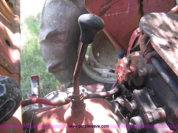 image for item A6458 International B275 tractor