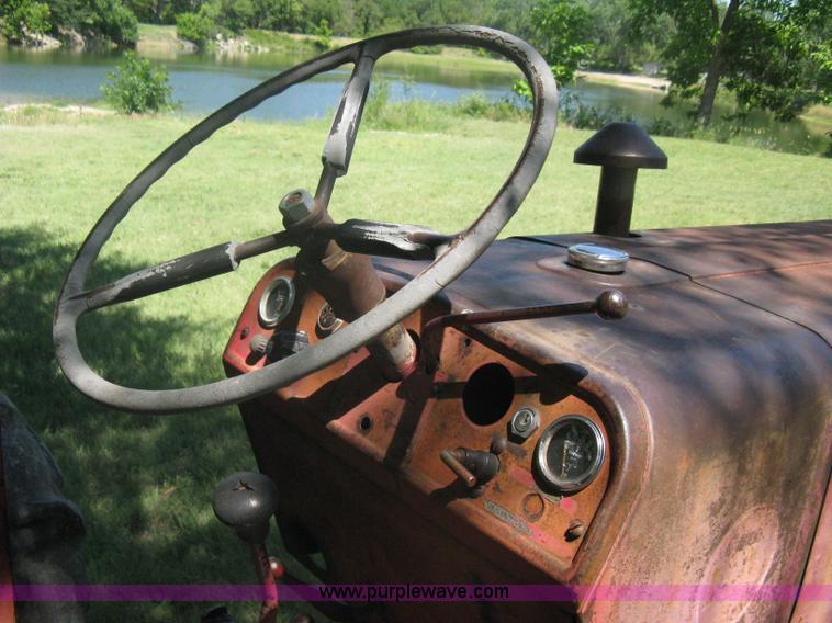 image for item A6458 International B275 tractor