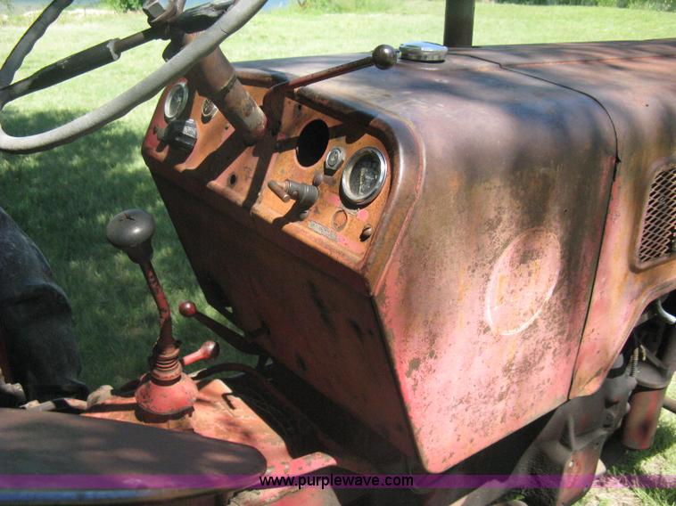 image for item A6458 International B275 tractor