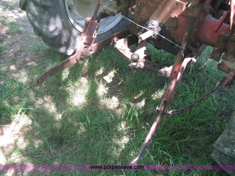 image for item A6458 International B275 tractor