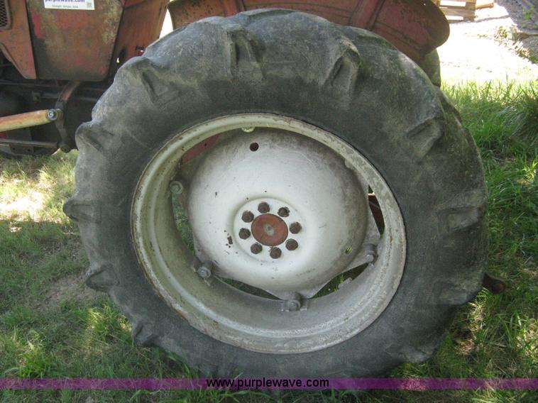 image for item A6458 International B275 tractor
