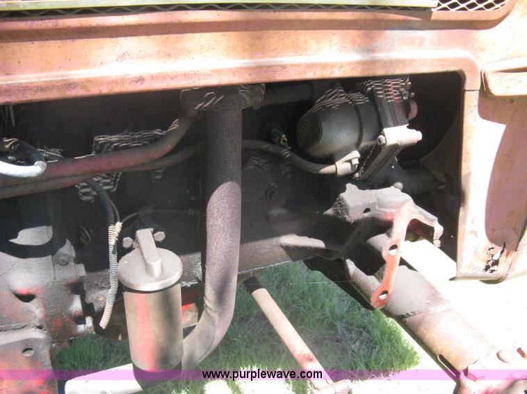 image for item A6458 International B275 tractor