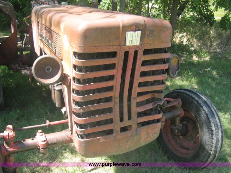image for item A6458 International B275 tractor