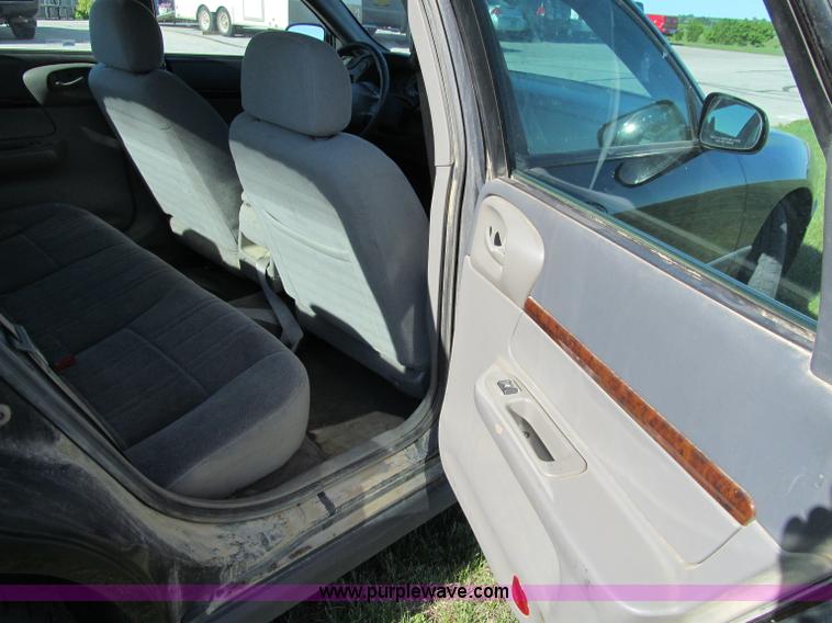 image for item A8323 2005 Chevrolet Impala