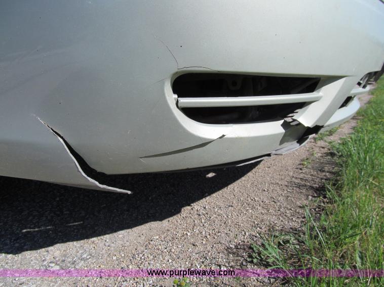 image for item A8324 2006 Ford Taurus SE