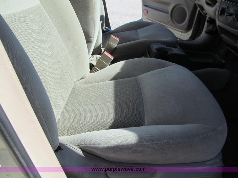 image for item A8324 2006 Ford Taurus SE