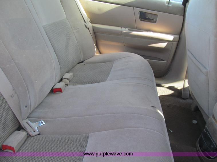 image for item A8324 2006 Ford Taurus SE