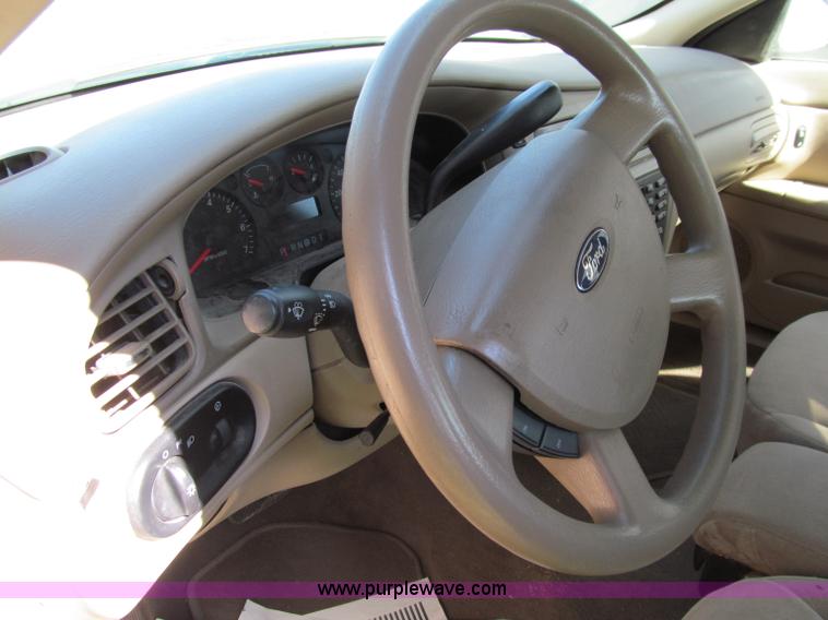 image for item A8325 2004 Ford Taurus SES