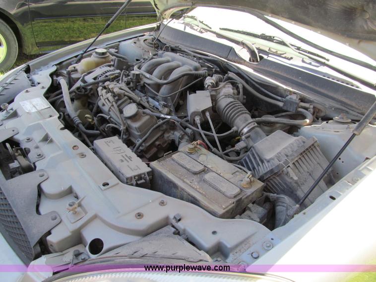 image for item A8325 2004 Ford Taurus SES