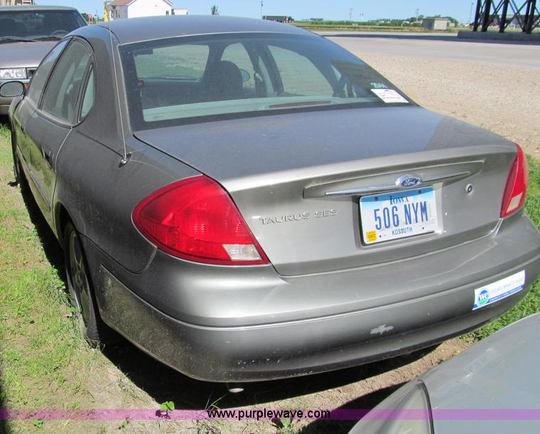 image for item A8326 2003 Ford Taurus SES