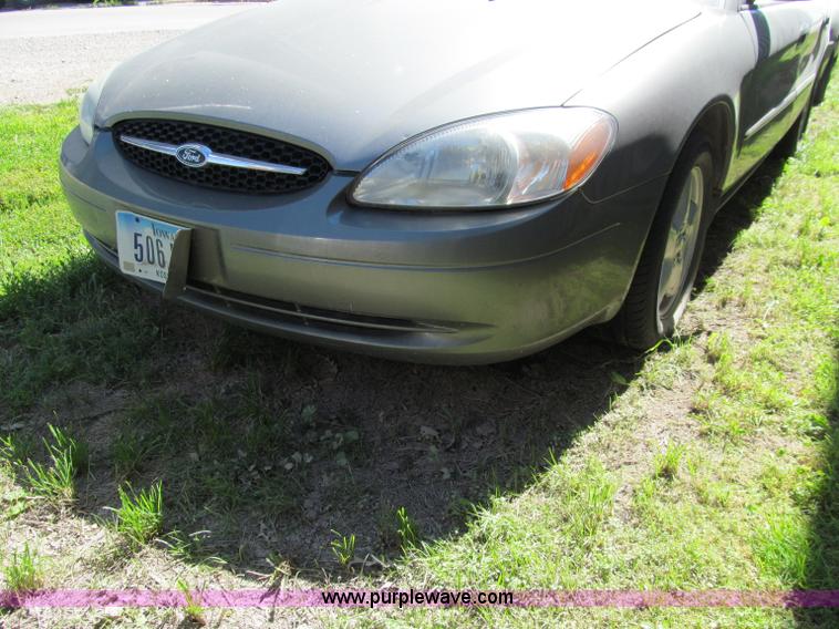 image for item A8326 2003 Ford Taurus SES