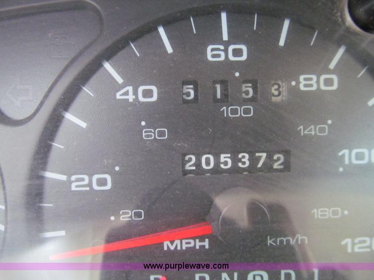 image for item A8326 2003 Ford Taurus SES