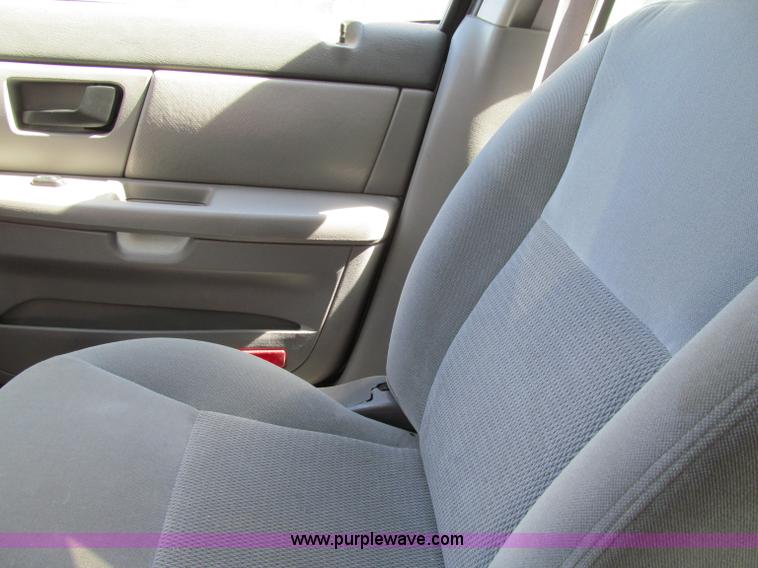 image for item A8326 2003 Ford Taurus SES