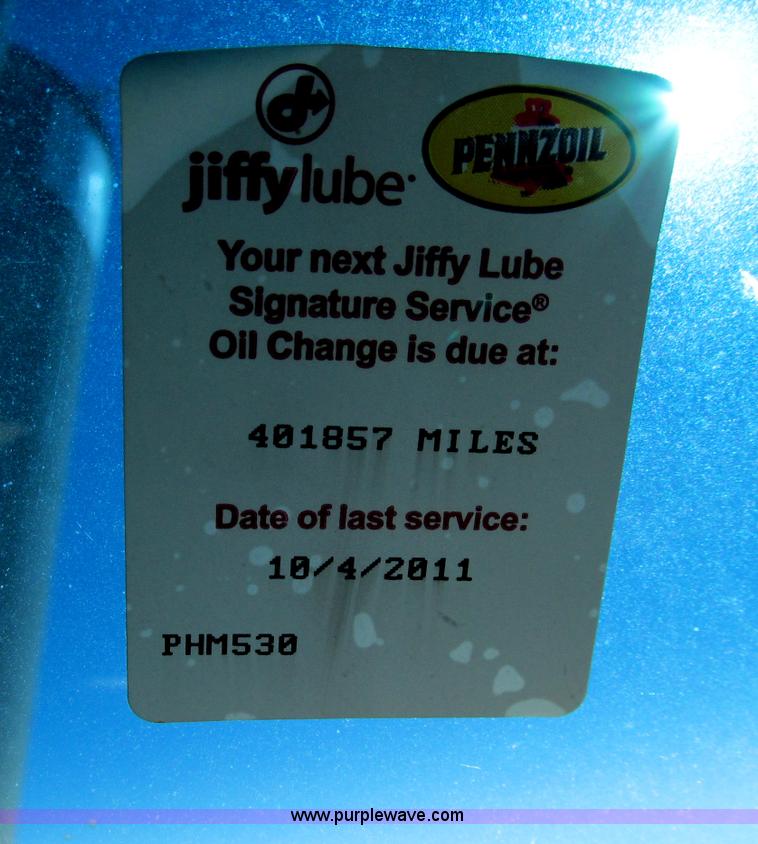 image for item A8327 2000 Chevrolet S10 extended cab pickup truck