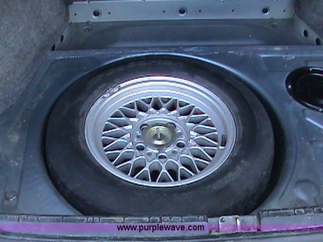 image for item B1270 1989 BMW 535I