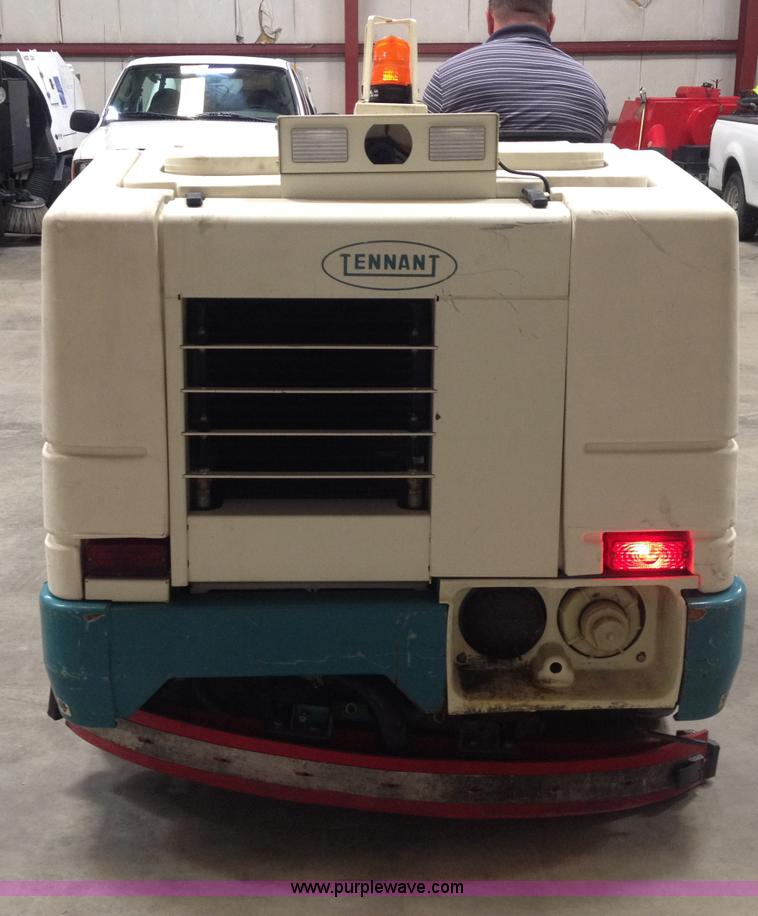 image for item B1271 Tennant 7400 floor scrubber