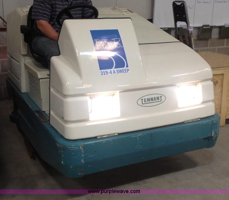 image for item B1271 Tennant 7400 floor scrubber