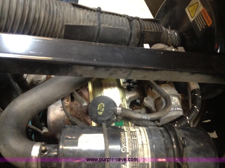 image for item B1271 Tennant 7400 floor scrubber