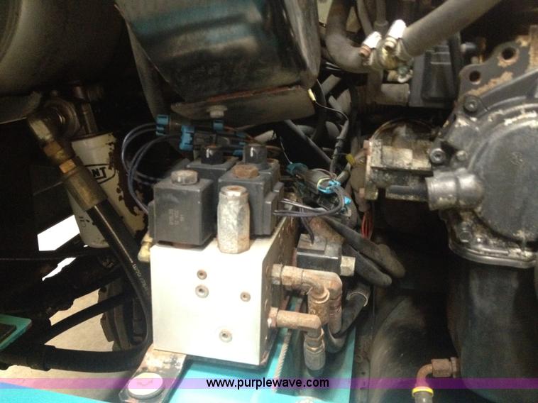 image for item B1271 Tennant 7400 floor scrubber