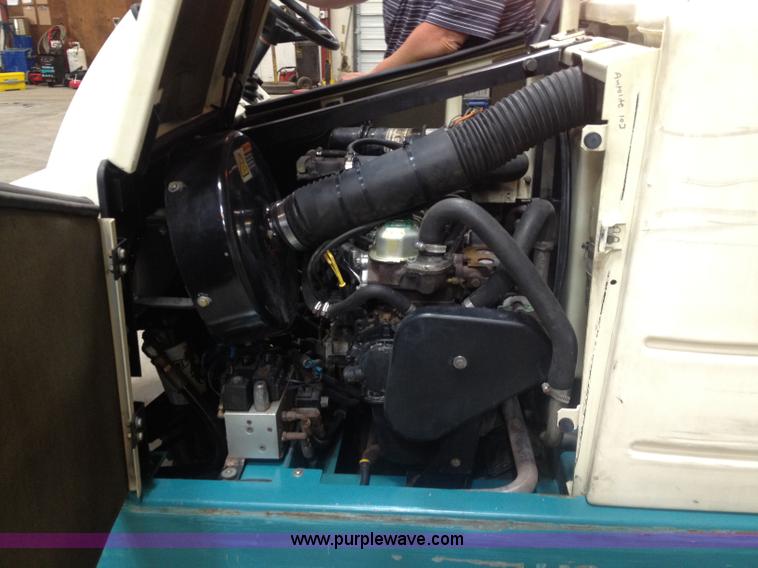 image for item B1271 Tennant 7400 floor scrubber