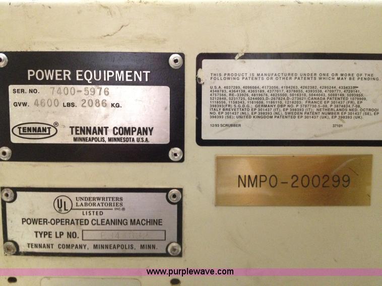 image for item B1271 Tennant 7400 floor scrubber