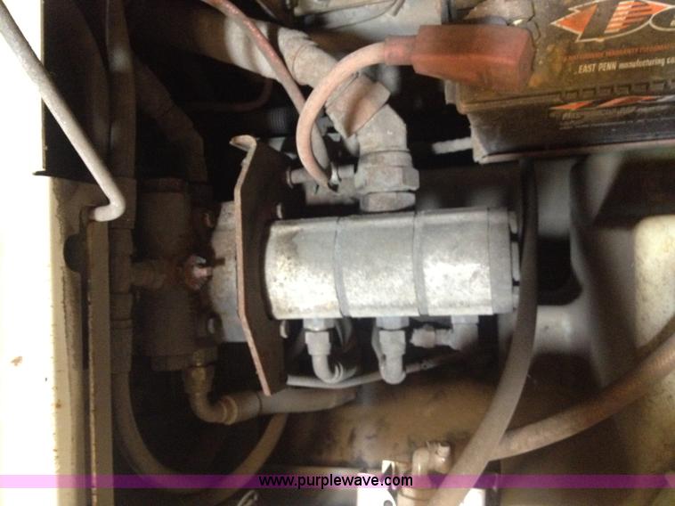 image for item B1271 Tennant 7400 floor scrubber