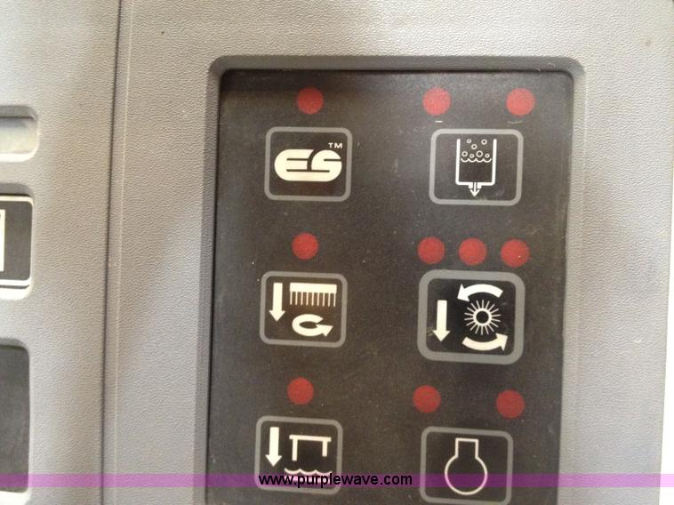 image for item B1271 Tennant 7400 floor scrubber