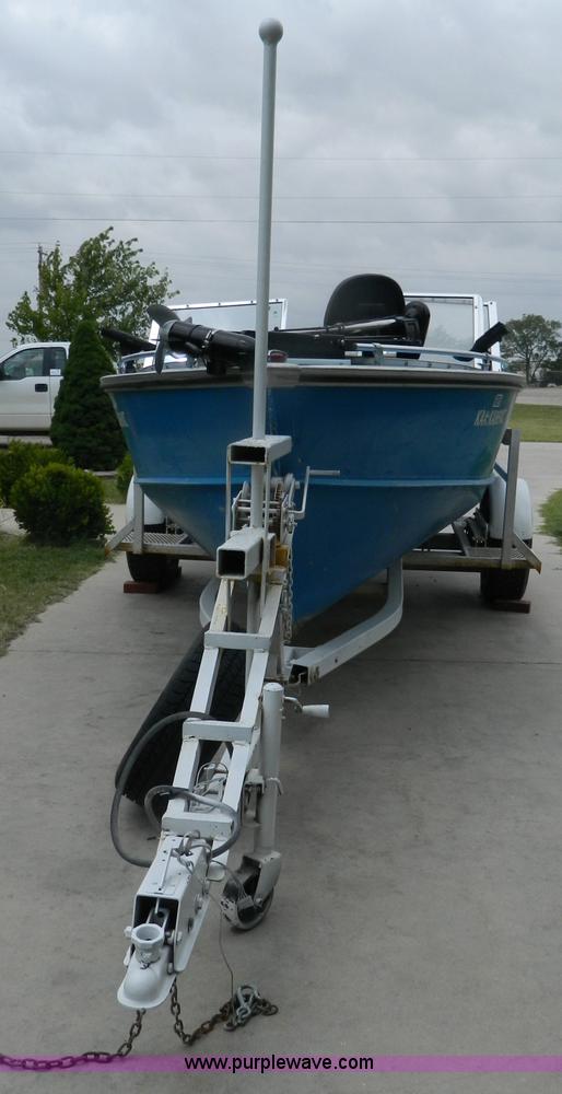 image for item B3773 1974 Lund 17' aluminum boat