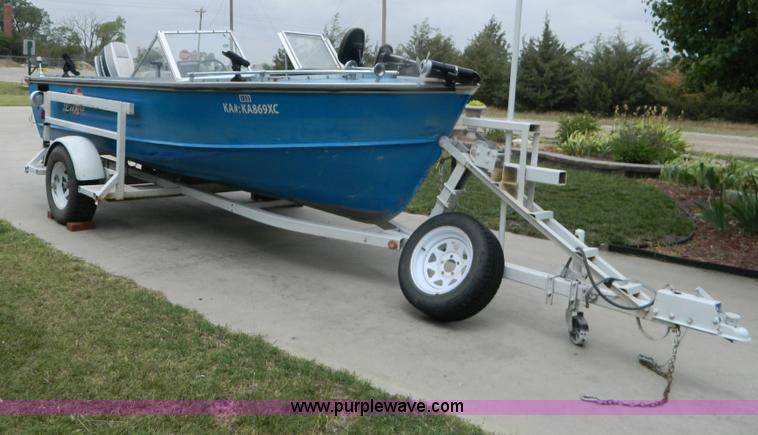 image for item B3773 1974 Lund 17' aluminum boat