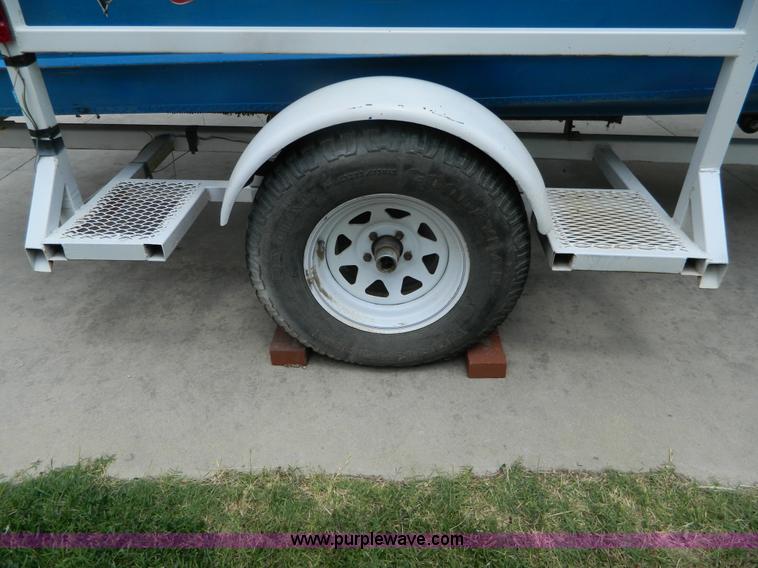 image for item B3773 1974 Lund 17' aluminum boat