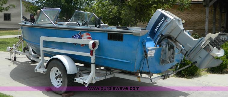 image for item B3773 1974 Lund 17' aluminum boat