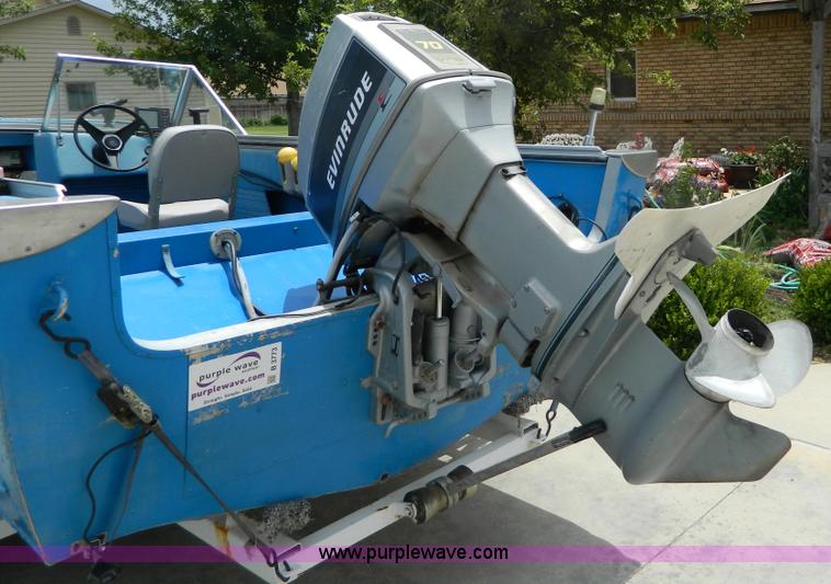 image for item B3773 1974 Lund 17' aluminum boat