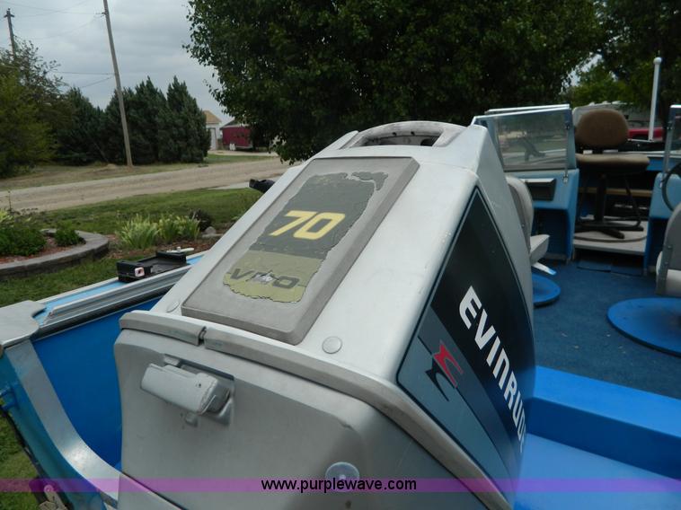 image for item B3773 1974 Lund 17' aluminum boat