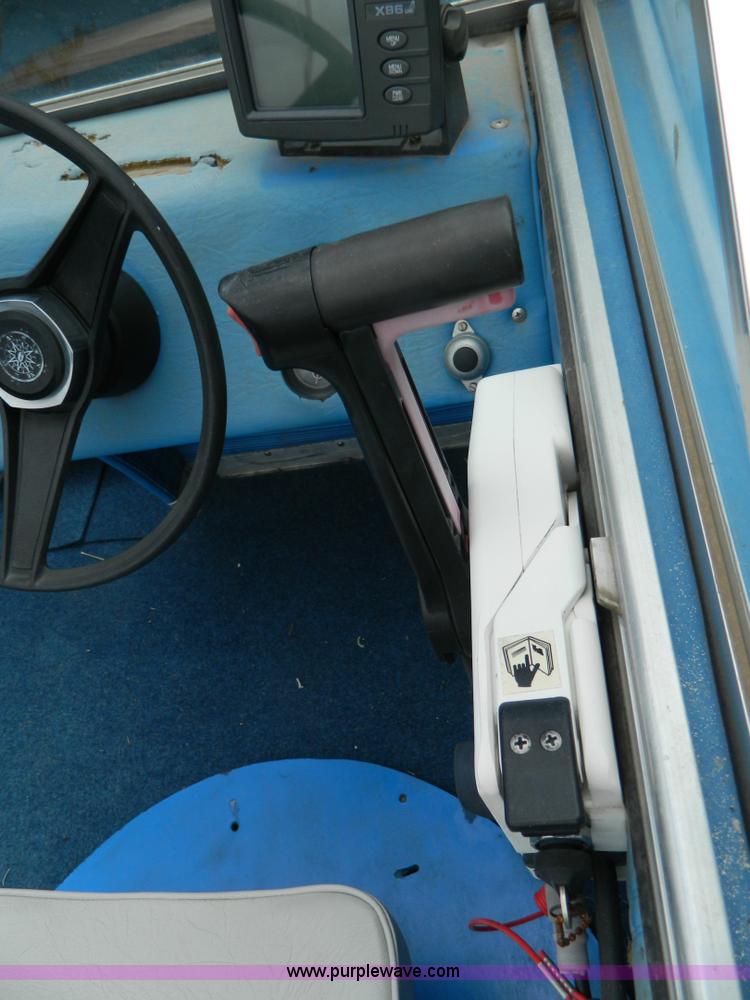 image for item B3773 1974 Lund 17' aluminum boat