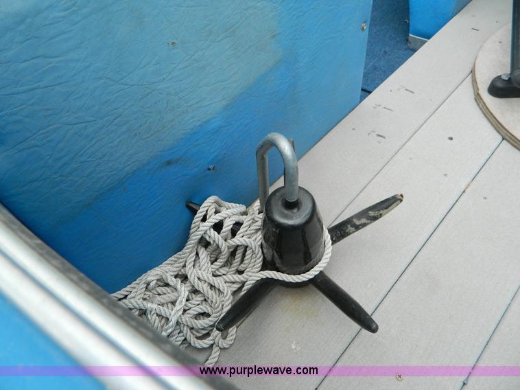 image for item B3773 1974 Lund 17' aluminum boat