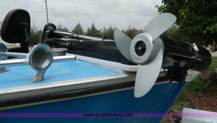 image for item B3773 1974 Lund 17' aluminum boat