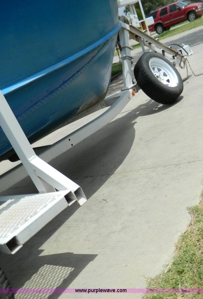 image for item B3773 1974 Lund 17' aluminum boat