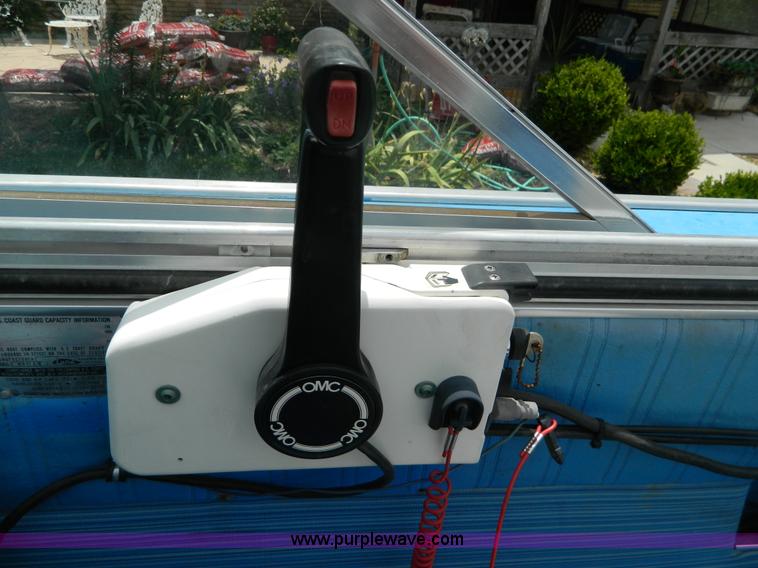 image for item B3773 1974 Lund 17' aluminum boat