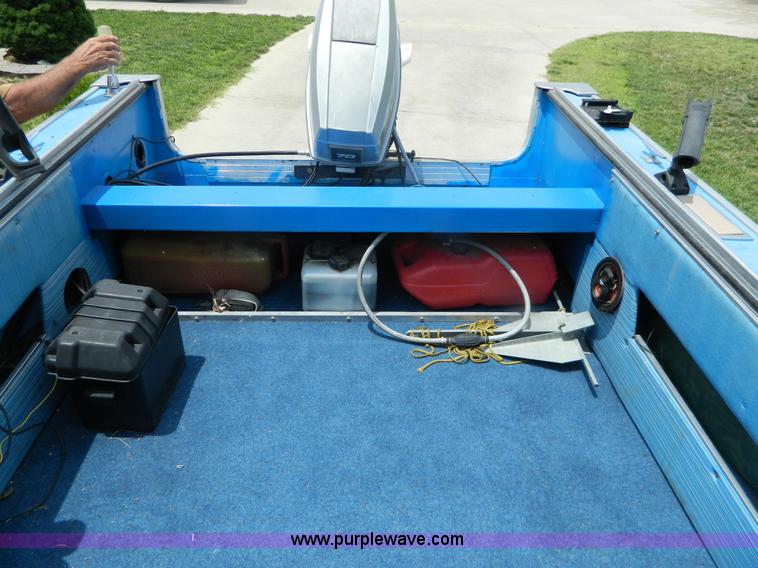 image for item B3773 1974 Lund 17' aluminum boat