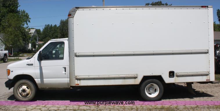 image for item B6691 2002 Ford E350 box truck