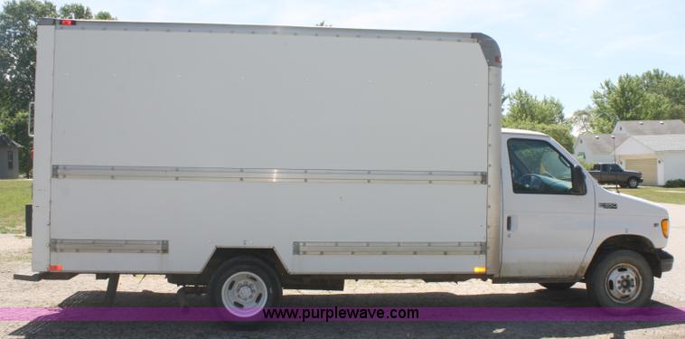 image for item B6691 2002 Ford E350 box truck