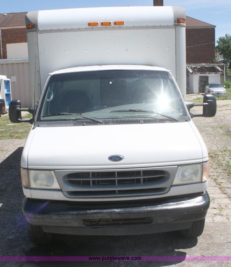 image for item B6691 2002 Ford E350 box truck
