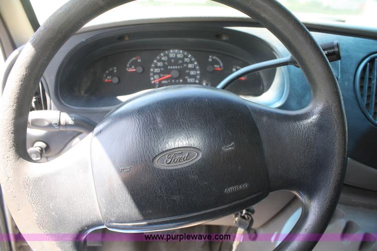 image for item B6691 2002 Ford E350 box truck