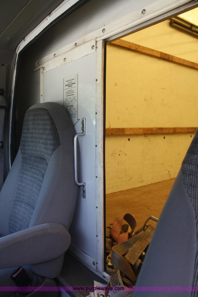 image for item B6691 2002 Ford E350 box truck