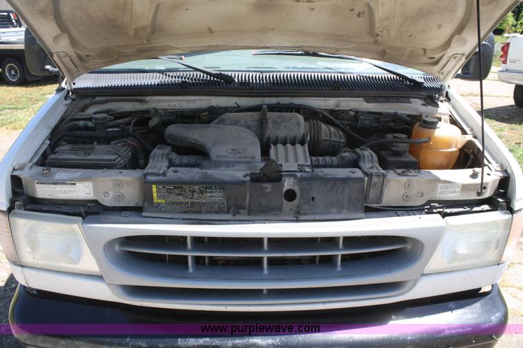 image for item B6691 2002 Ford E350 box truck