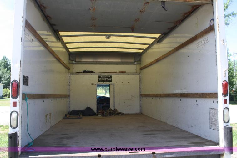 image for item B6691 2002 Ford E350 box truck