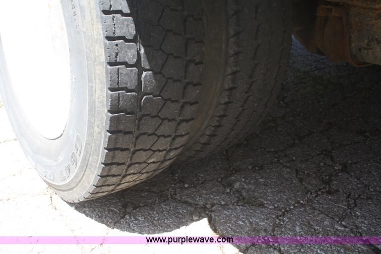 image for item B6691 2002 Ford E350 box truck