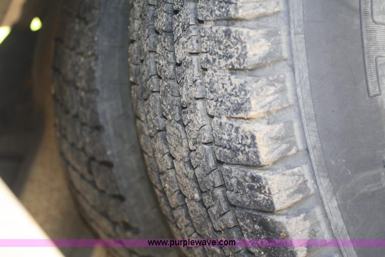 image for item B6691 2002 Ford E350 box truck